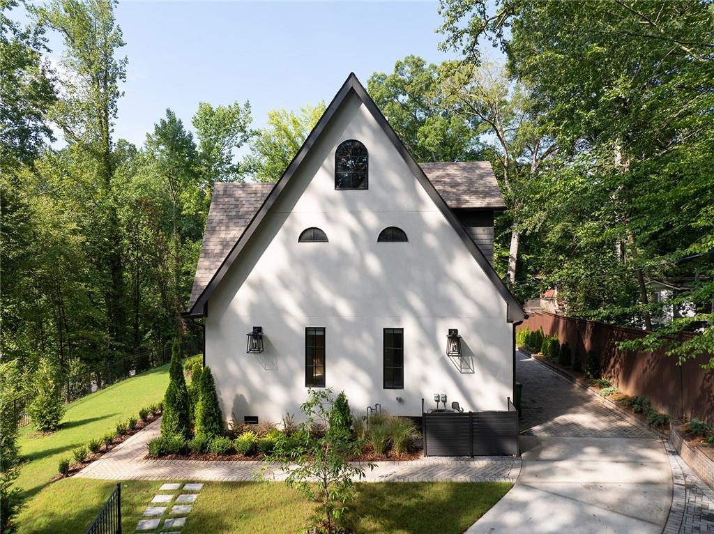 1168 Clifton Road NE