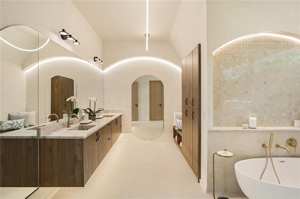 1168 Clifton Road NE