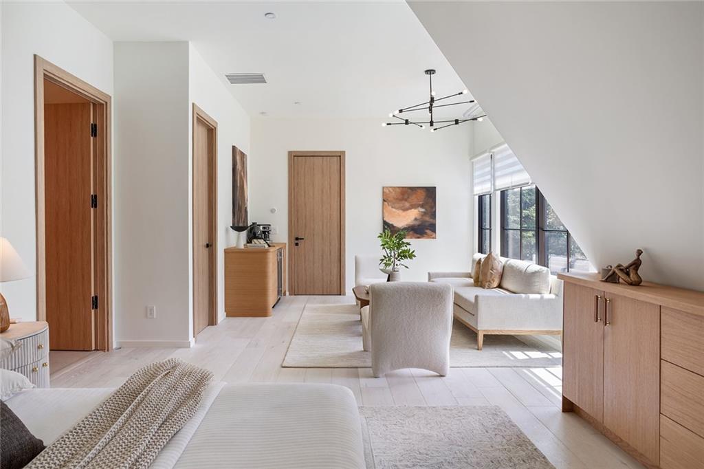 1168 Clifton Road NE