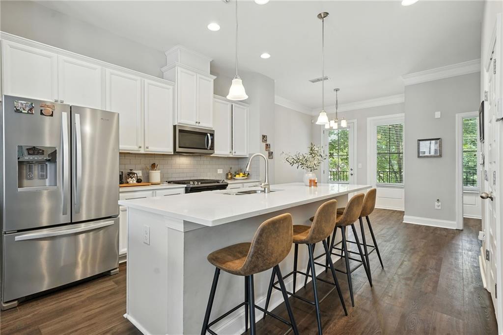 705 Bismark Road NE
