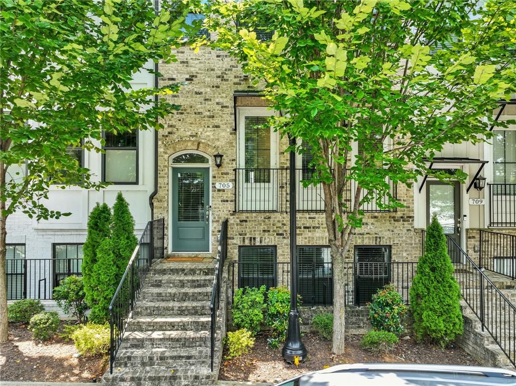 705 Bismark Road NE