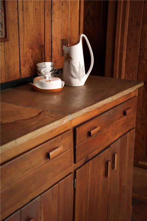 393 The Falls Court NE