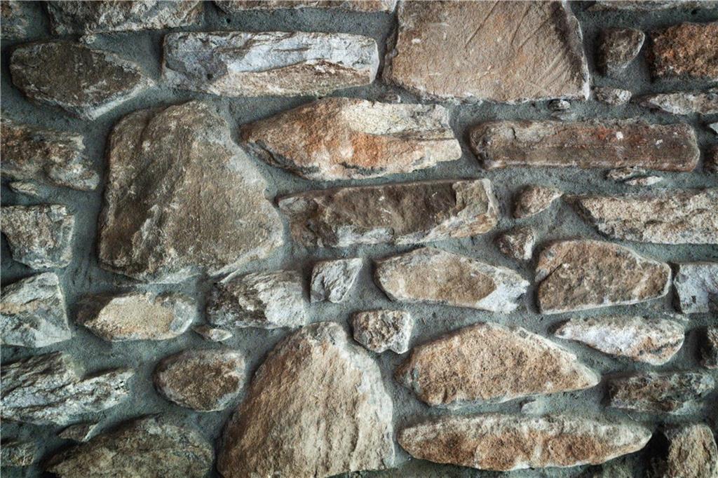 393 The Falls Court NE