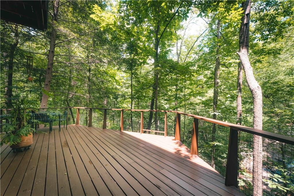 393 The Falls Court NE