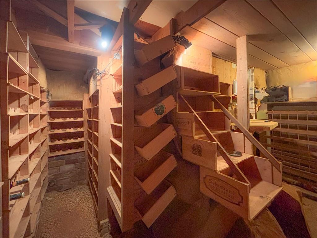 393 The Falls Court NE