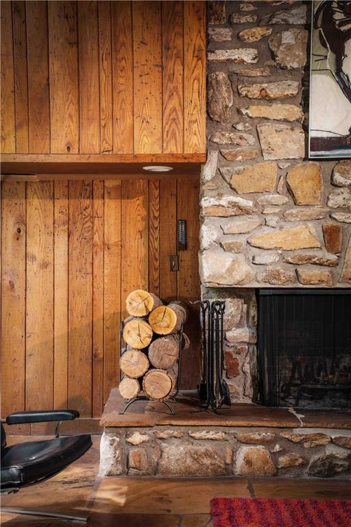 393 The Falls Court NE