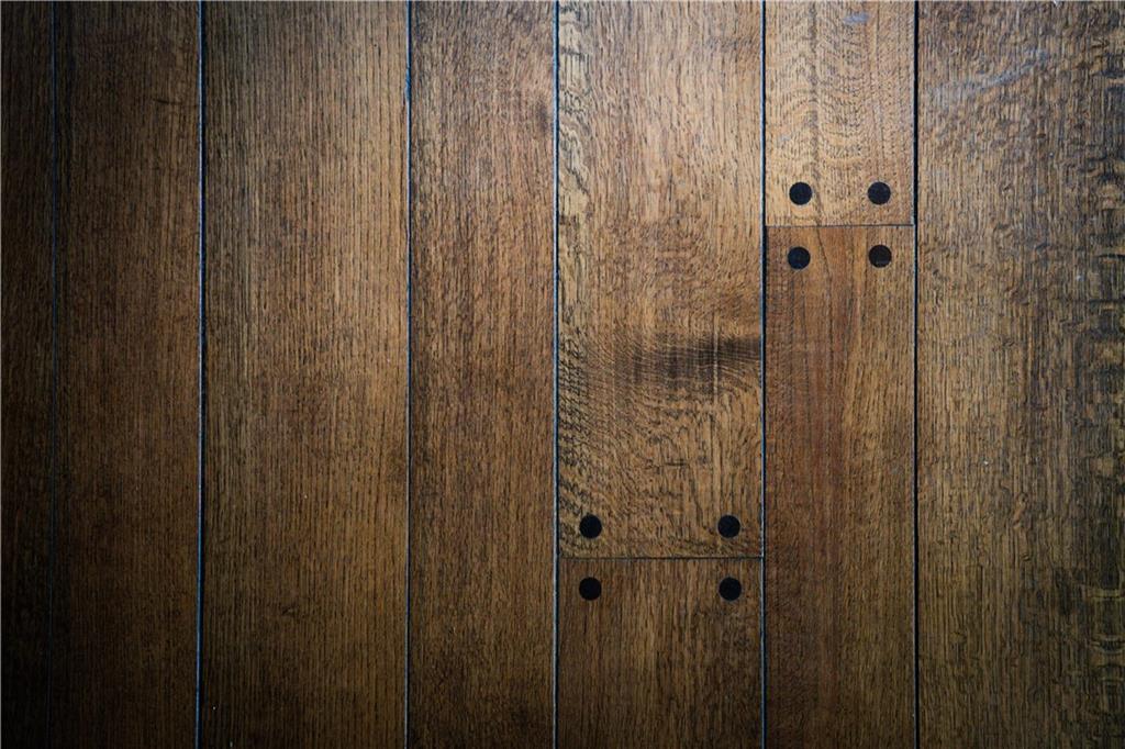 393 The Falls Court NE