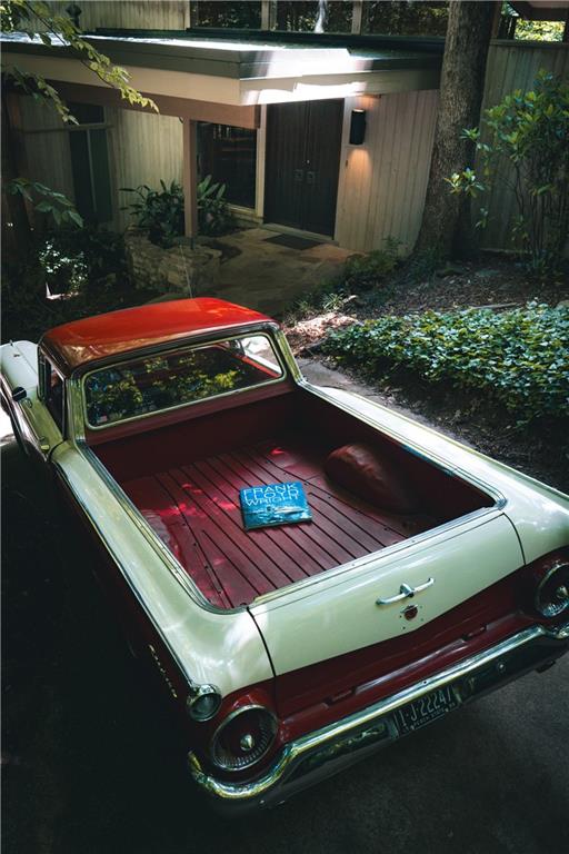 393 The Falls Court NE