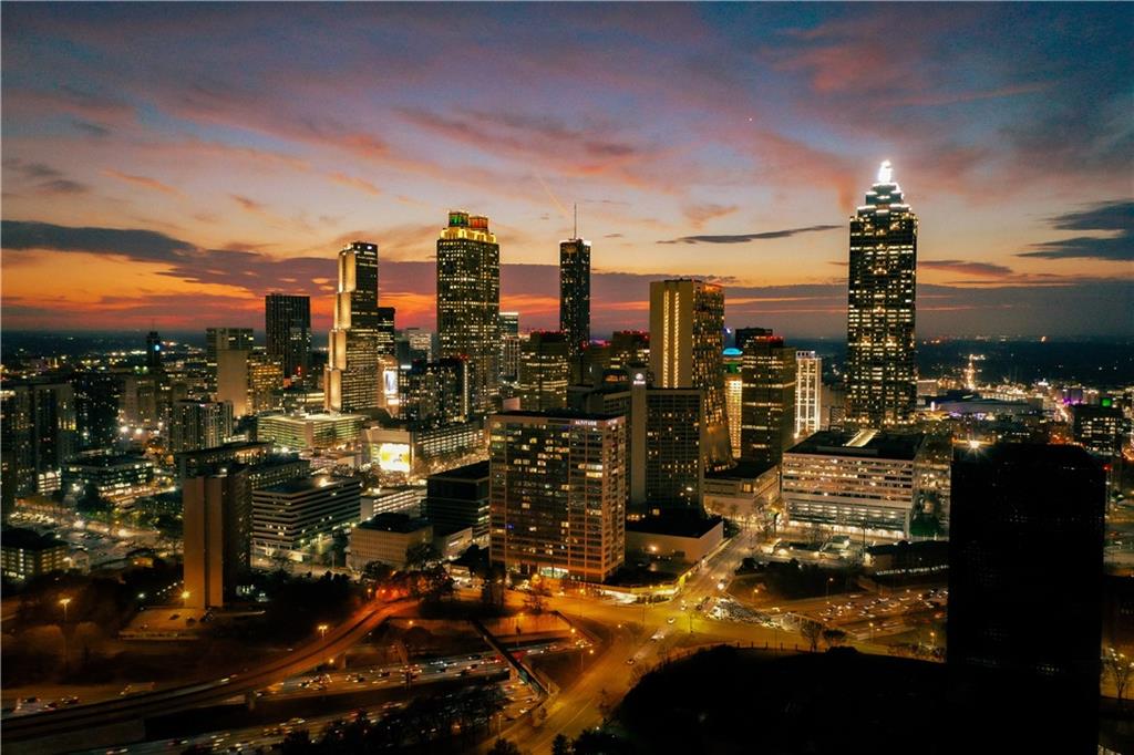 393 The Falls Court NE