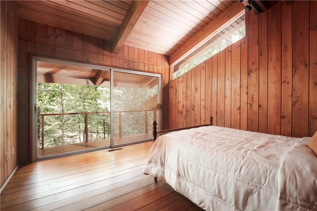 393 The Falls Court NE