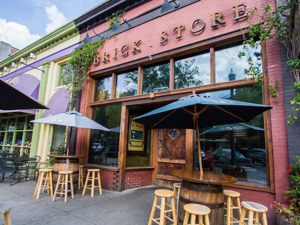 393 The Falls Court NE