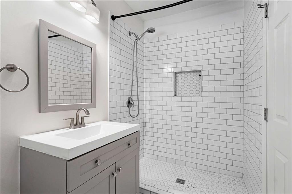 1739 Emerald Avenue SW