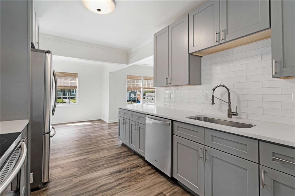 1739 Emerald Avenue SW