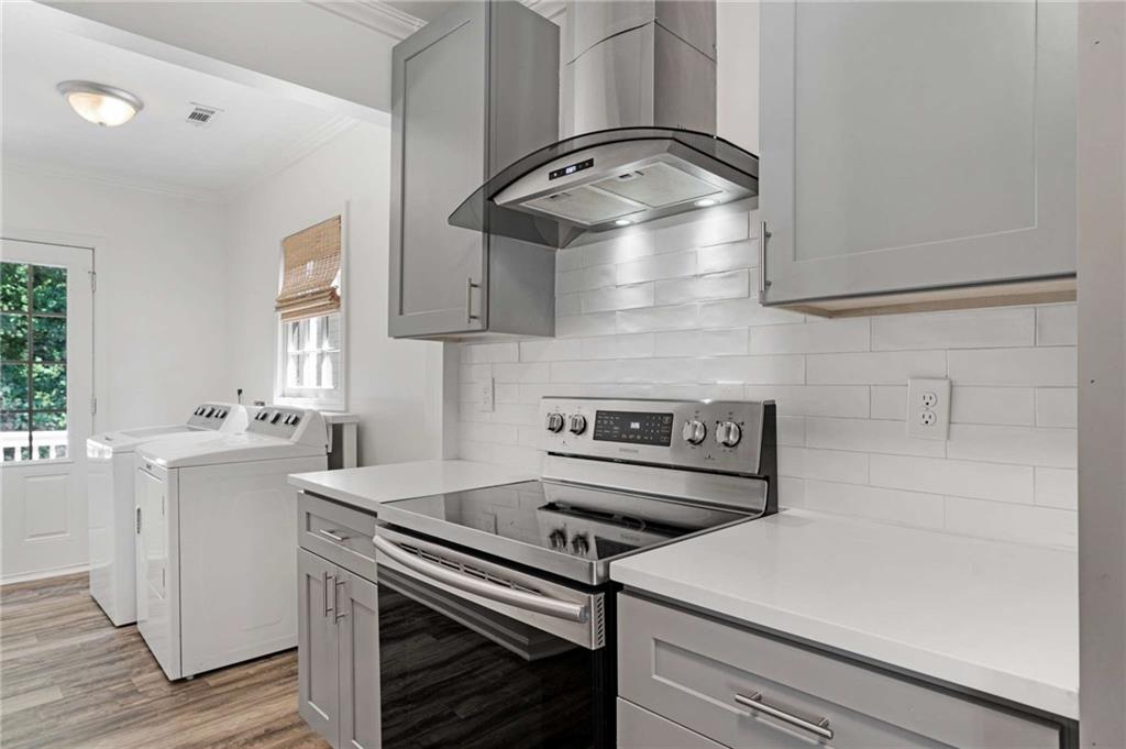 1739 Emerald Avenue SW