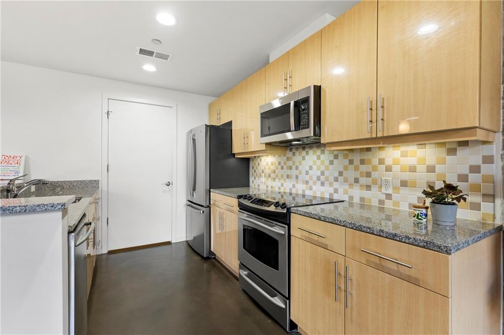 335 W Ponce De Leon Avenue Unit 409