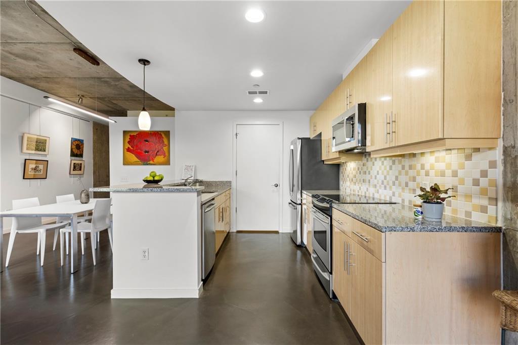 335 W Ponce De Leon Avenue Unit 409