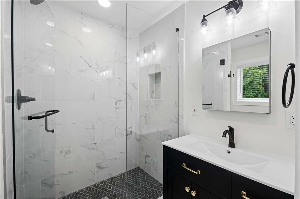 142 Moreland Avenue SE Unit 204