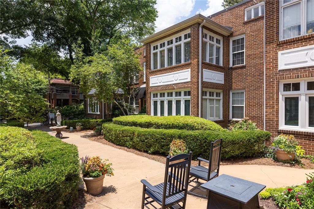 737 Barnett Street NE Unit B6