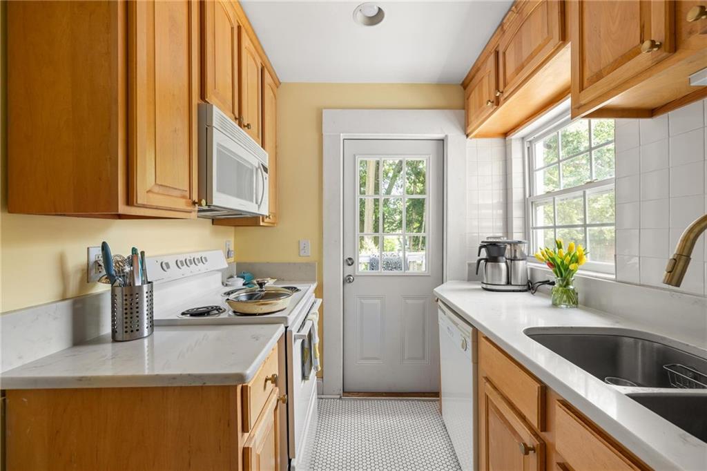 737 Barnett Street NE Unit B6