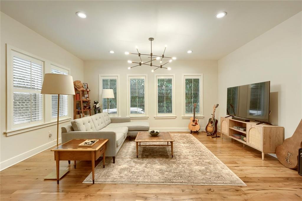 310 Oakdale Road