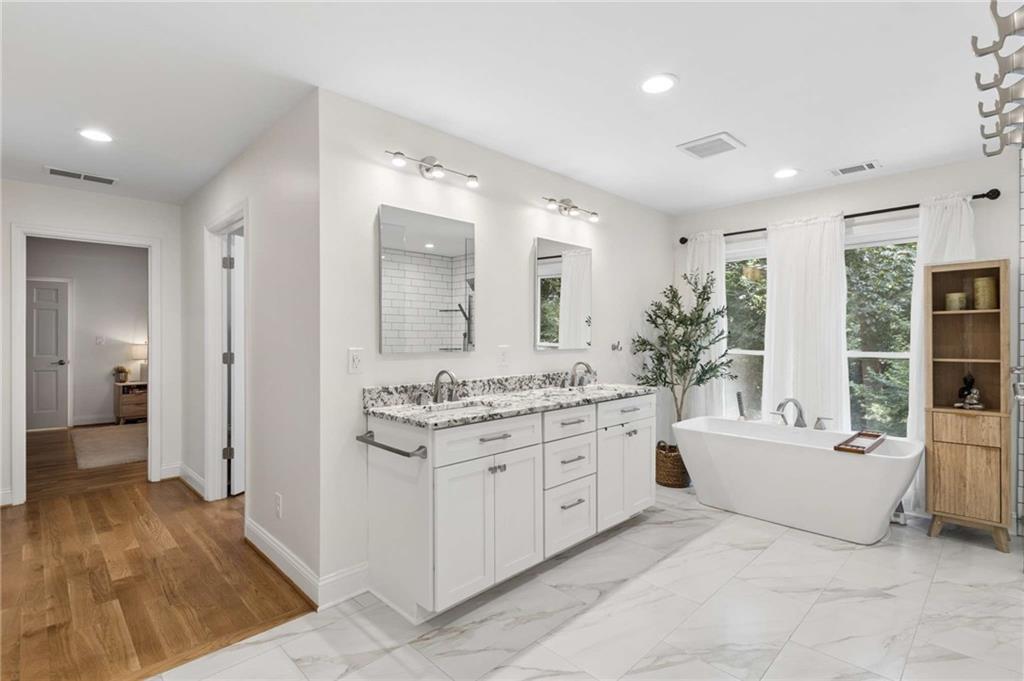 2383 Riverglenn Circle