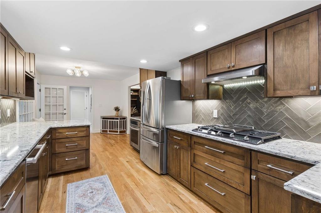 2383 Riverglenn Circle