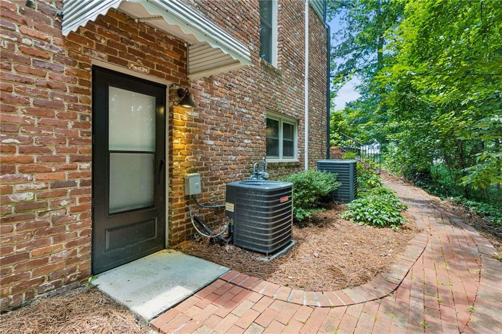 2383 Riverglenn Circle