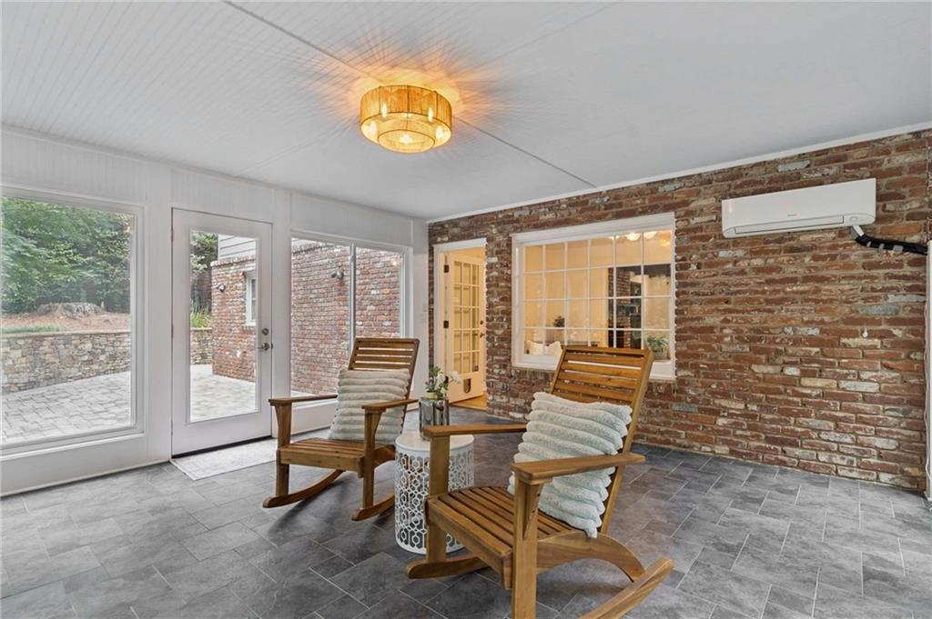 2383 Riverglenn Circle