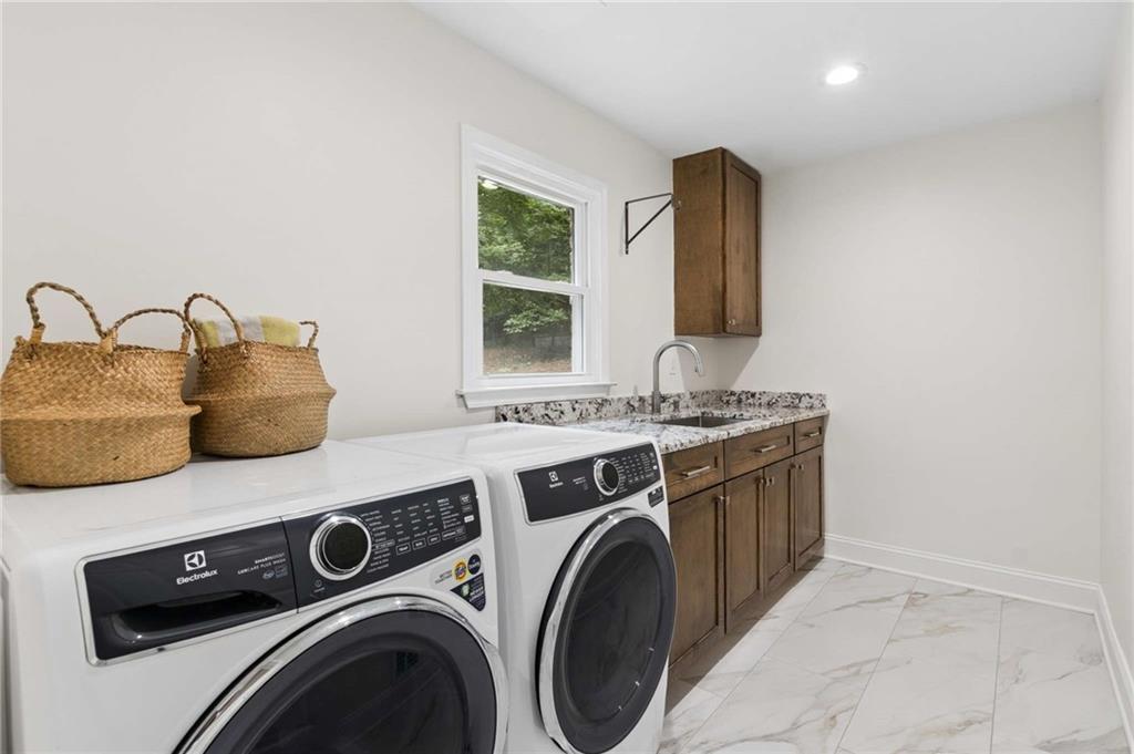 2383 Riverglenn Circle