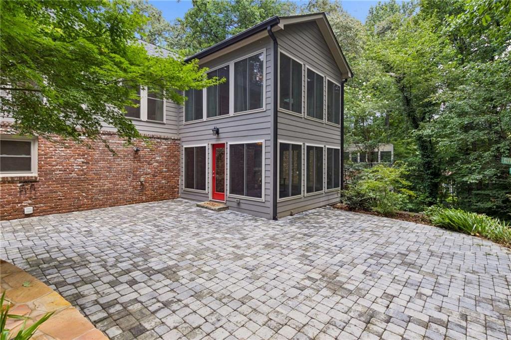2383 Riverglenn Circle