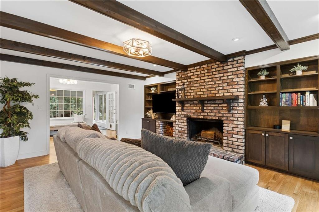 2383 Riverglenn Circle