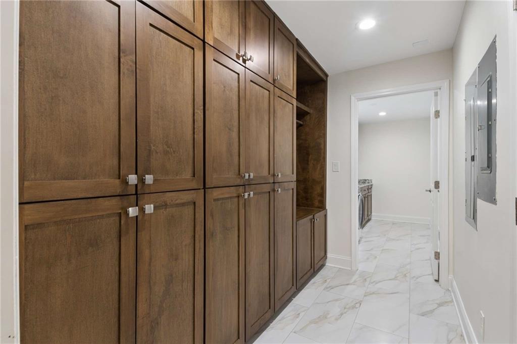 2383 Riverglenn Circle