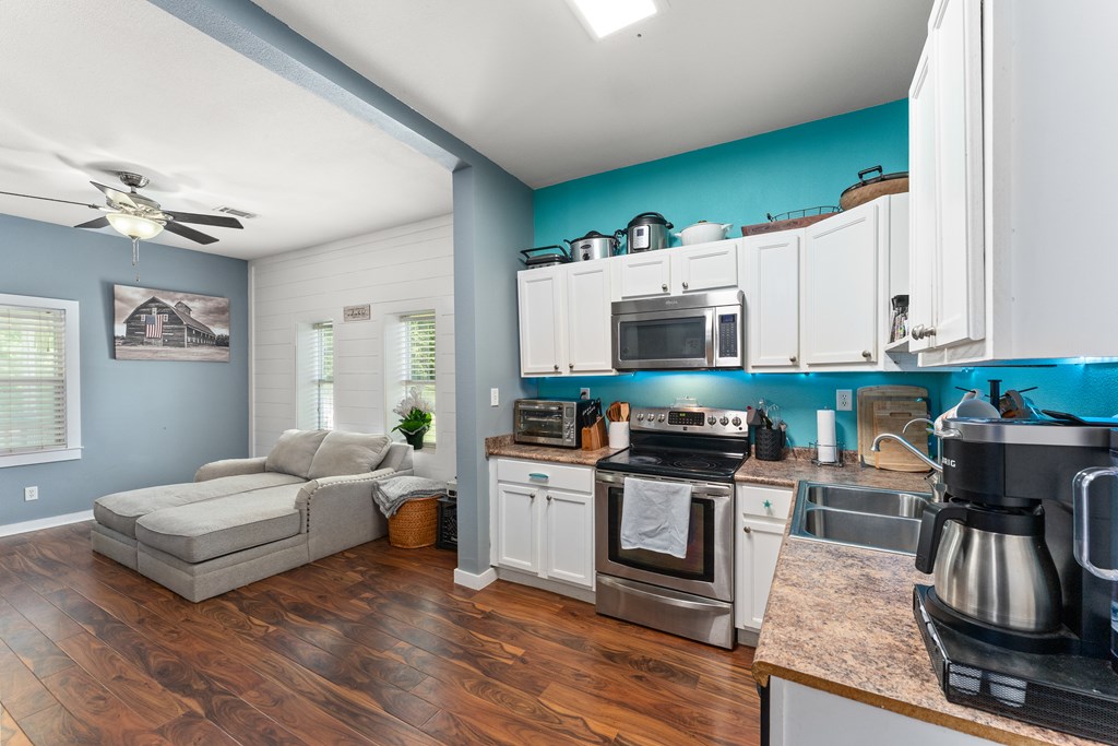 220 West Ave, 32465