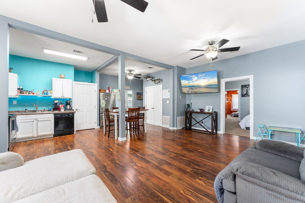 220 West Ave, 32465