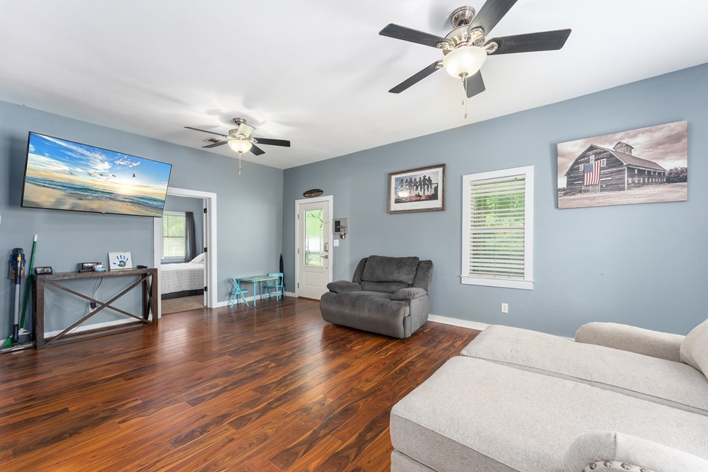 220 West Ave, 32465