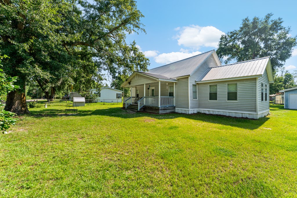 220 West Ave, 32465