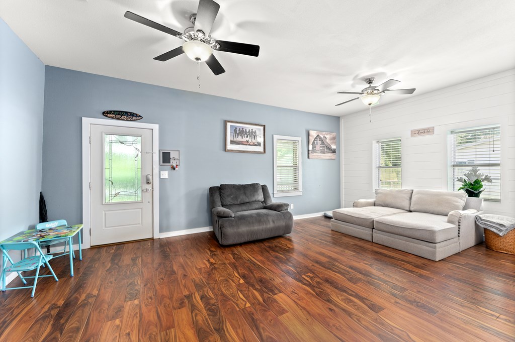220 West Ave, 32465