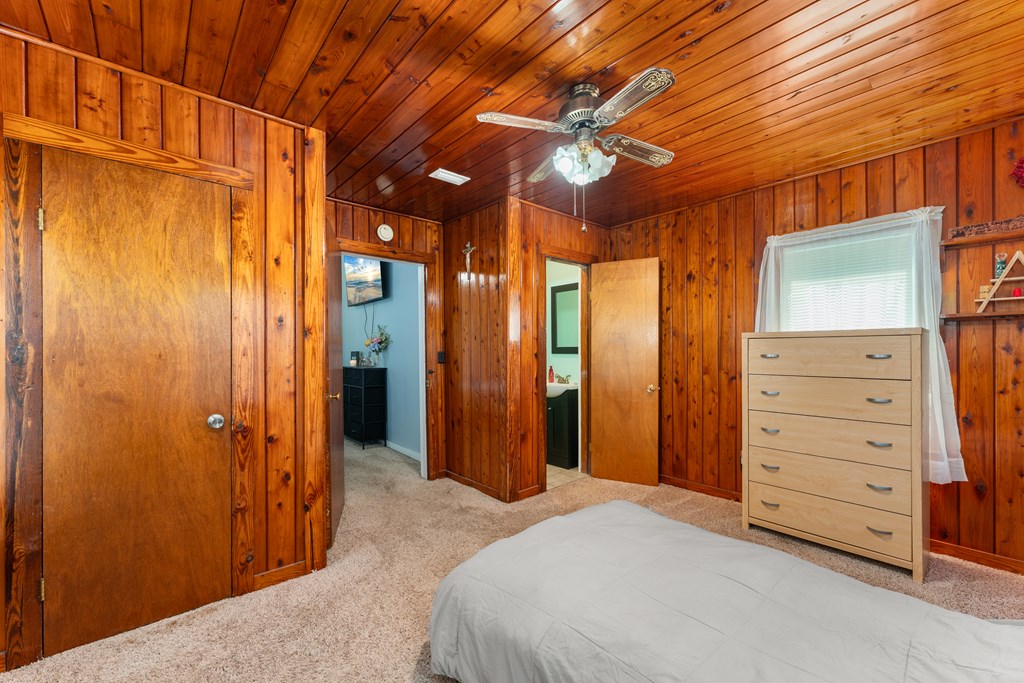 220 West Ave, 32465