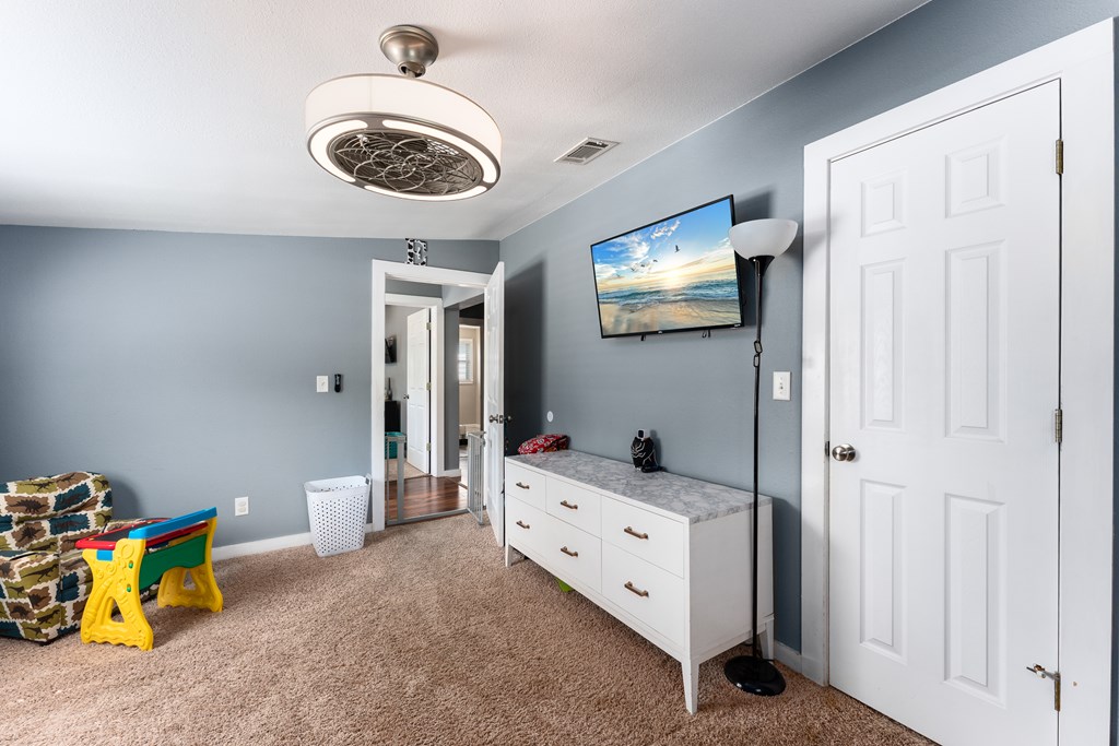 220 West Ave, 32465
