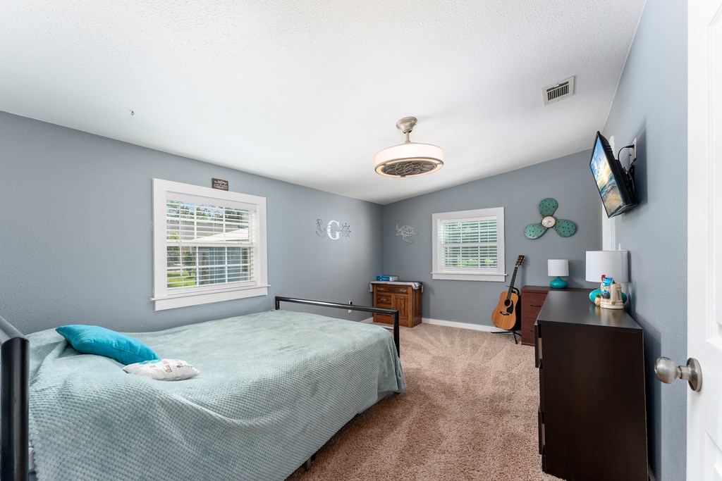 220 West Ave, 32465