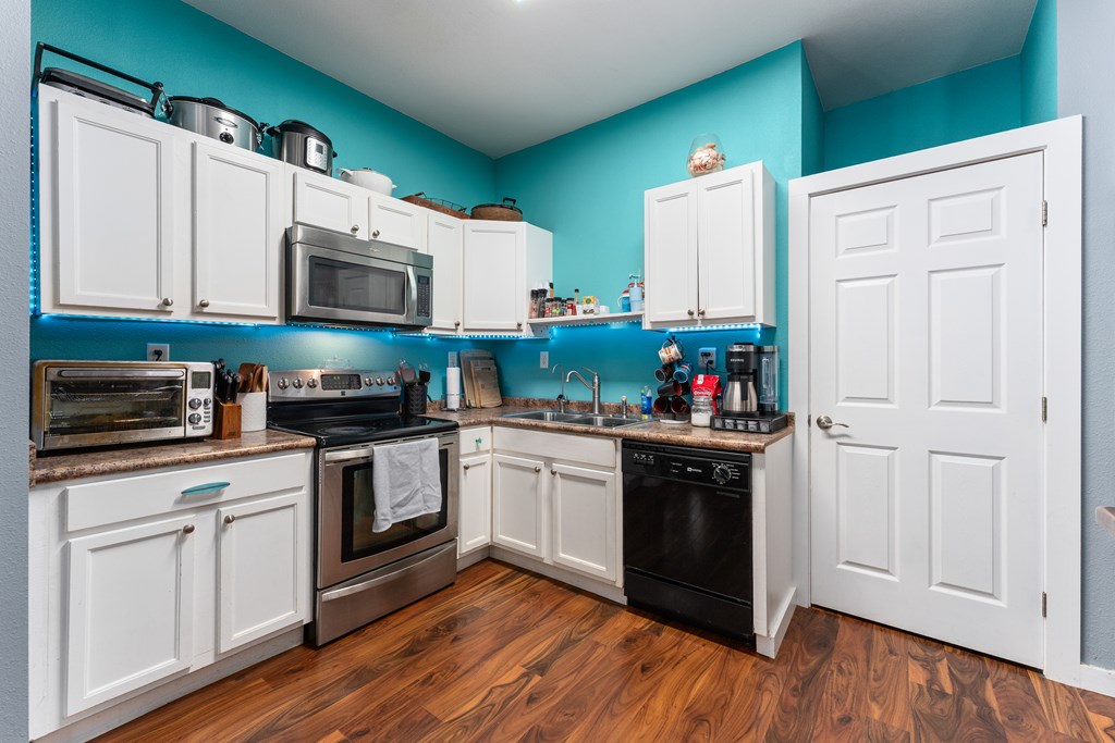 220 West Ave, 32465