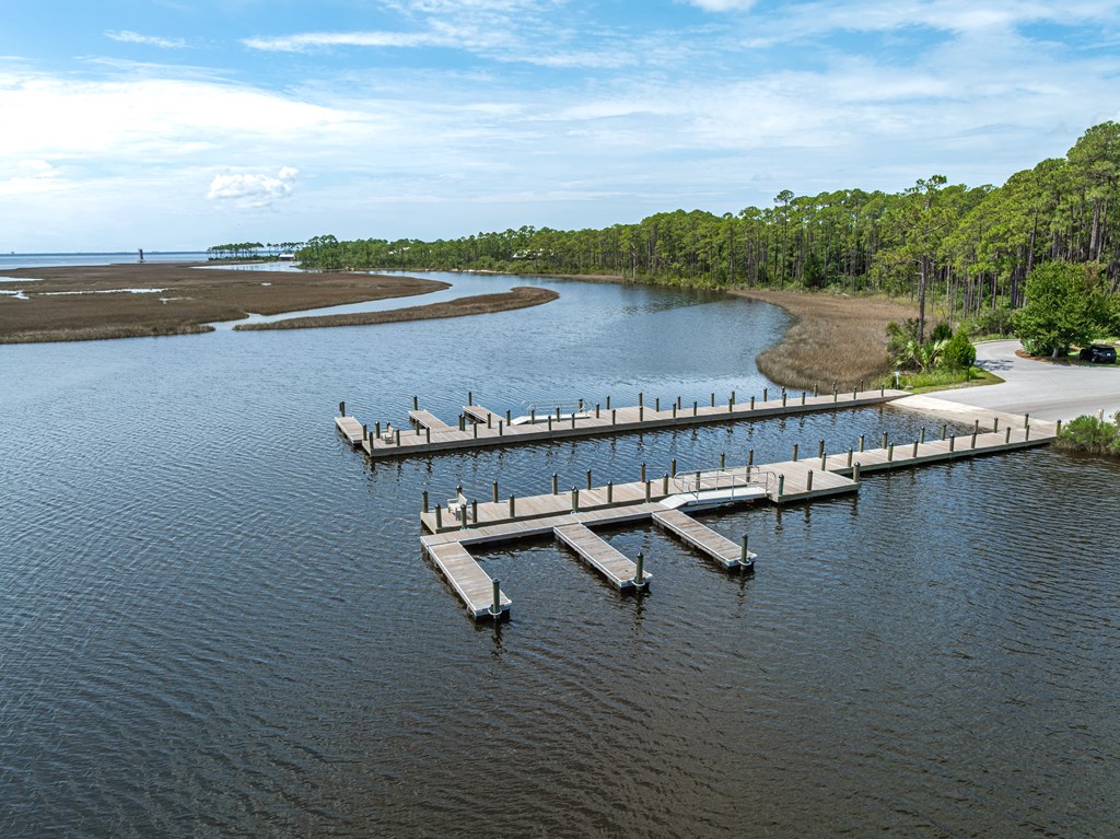 8405 Deepwater Creek Ln, 32413