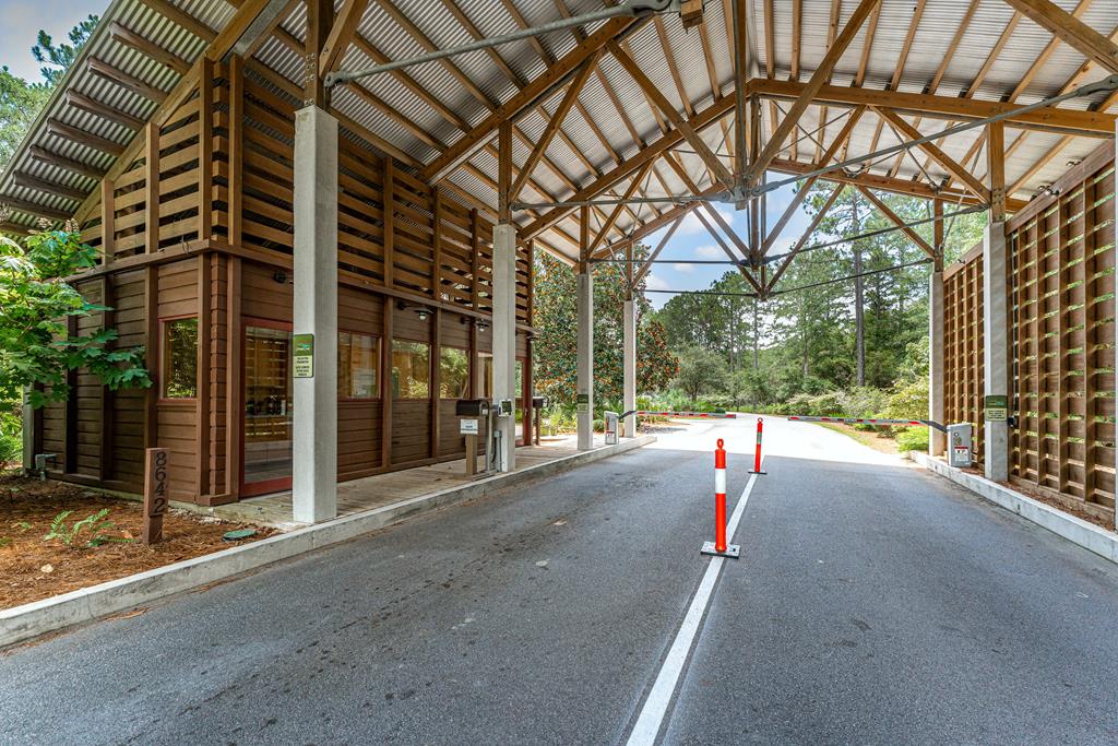 8405 Deepwater Creek Ln, 32413