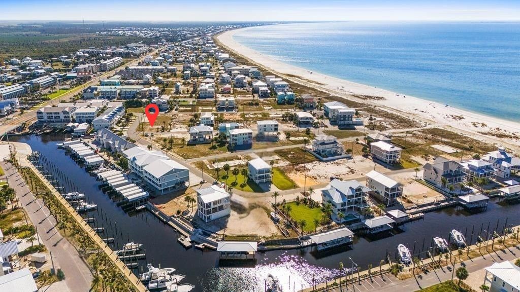 101 Circle Dr, Mexico Beach 32456