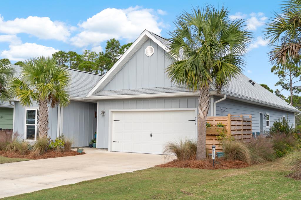 956 Backwater Rd, Port St. Joe 32456