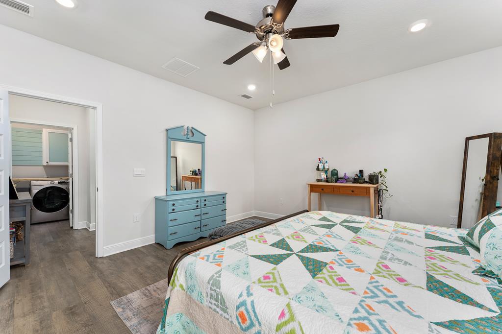 956 Backwater Rd, Port St. Joe 32456