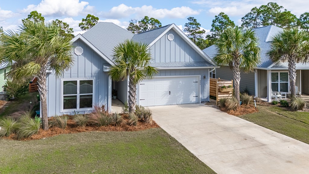 956 Backwater Rd, Port St. Joe 32456