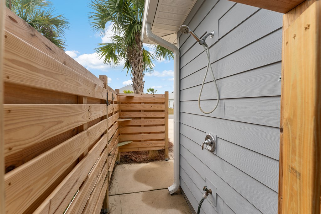 956 Backwater Rd, Port St. Joe 32456