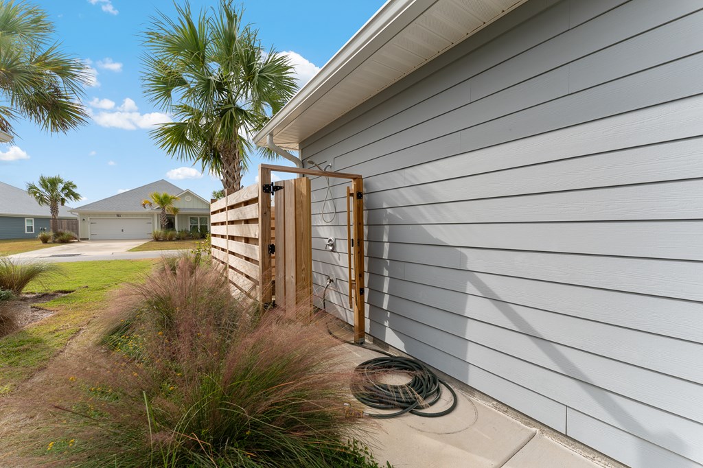 956 Backwater Rd, Port St. Joe 32456