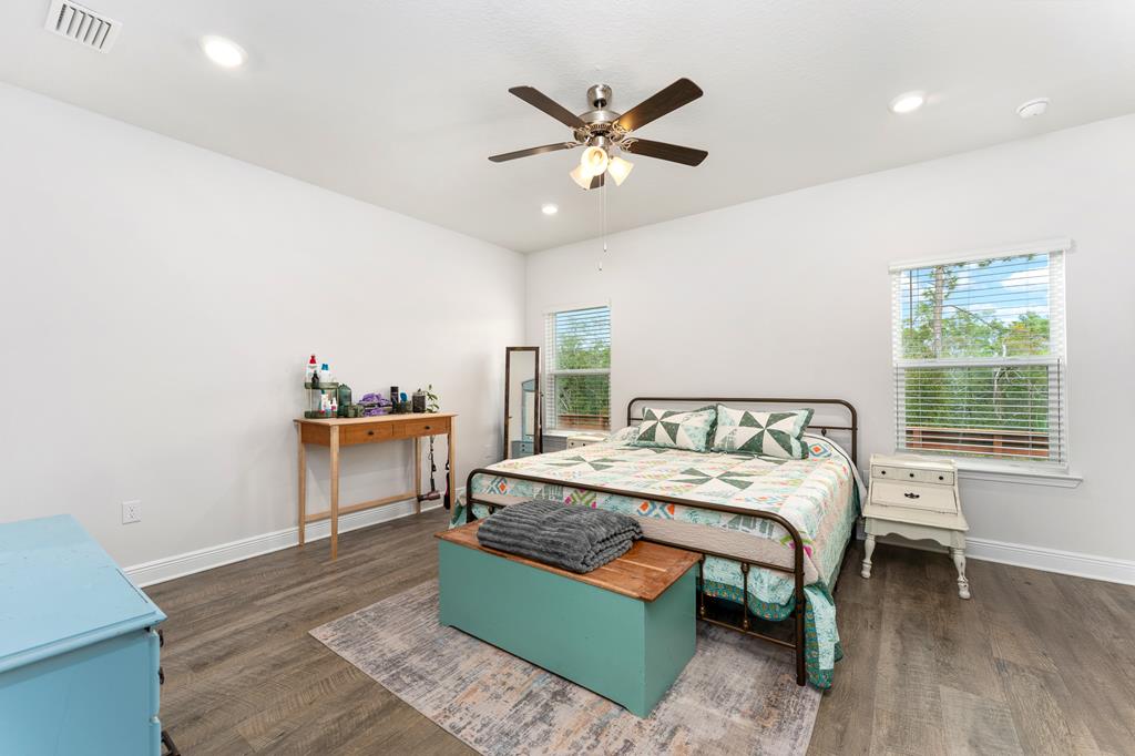 956 Backwater Rd, Port St. Joe 32456